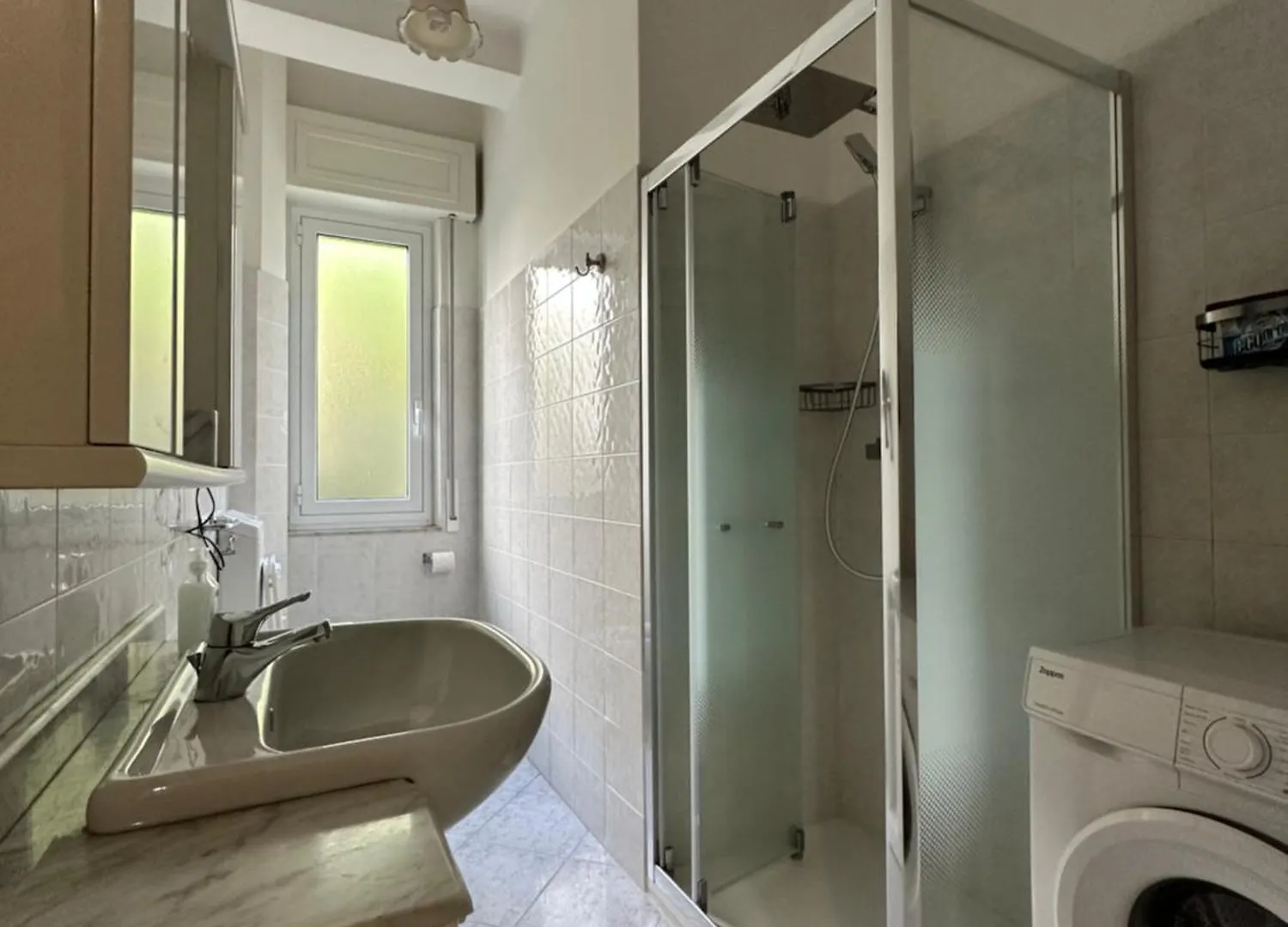 Apartment Casa Bianca 4 - Confortevole In Centro A Moneglia Italy