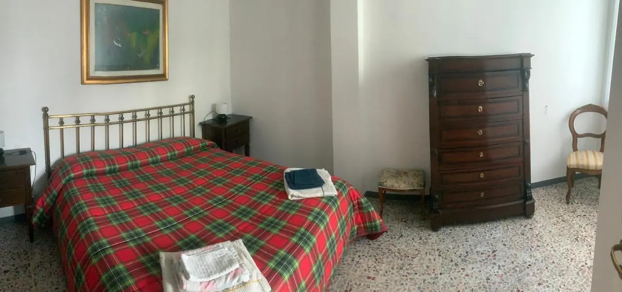 Apartment Casa Bianca 4 - Confortevole In Centro A Moneglia Italy